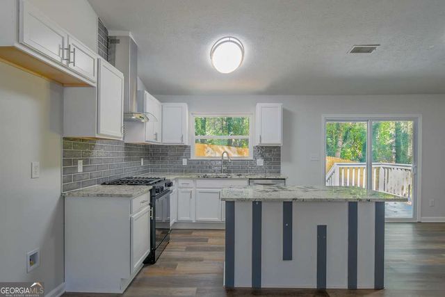 4812 White Oak Path, Stone Mountain, GA 30088