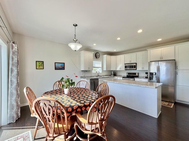 219 N Autumn DRIVE, Delavan, WI 53115