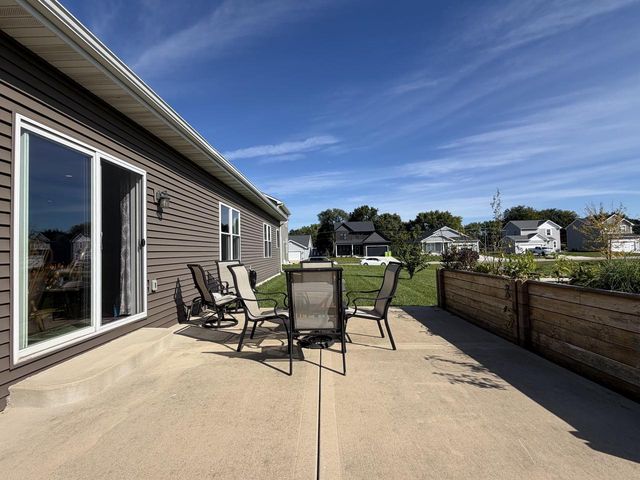 219 N Autumn DRIVE, Delavan, WI 53115