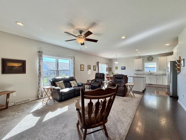 219 N Autumn DRIVE, Delavan, WI 53115