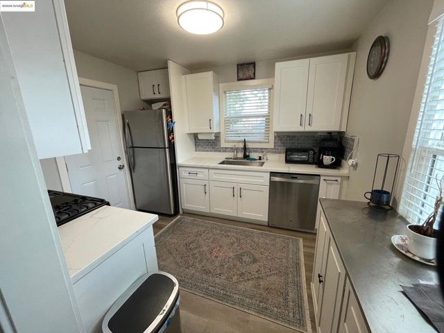 80 Loma Vista Way, Pittsburg, CA 94565