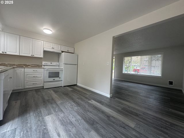 33374 Nw WICKSTROM Dr, Scappoose, OR 97056