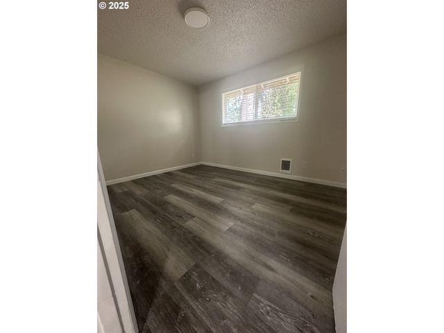 33374 Nw WICKSTROM Dr, Scappoose, OR 97056