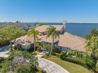 235 Osprey Court, Vero Beach, FL 32963
