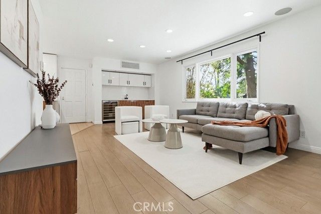 9499 Cherokee, Beverly Hills, CA 90210