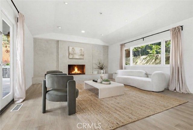 9499 Cherokee, Beverly Hills, CA 90210