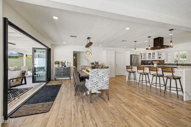 302 E HARMONT Drive, Phoenix, AZ 85020