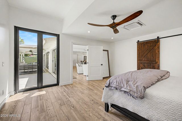 302 E HARMONT Drive, Phoenix, AZ 85020