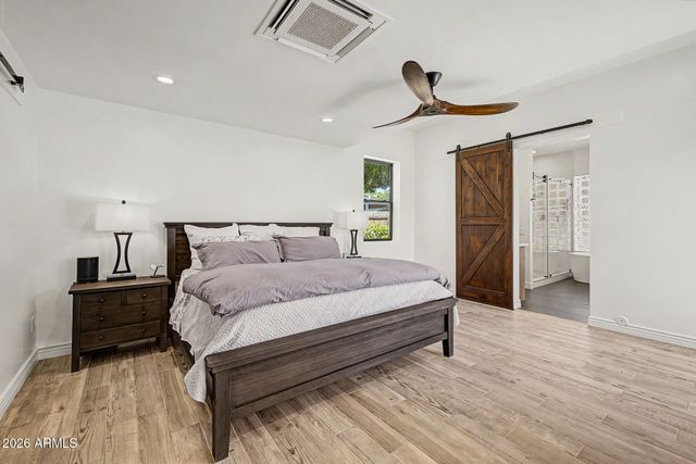 302 E HARMONT Drive, Phoenix, AZ 85020
