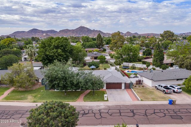 302 E HARMONT Drive, Phoenix, AZ 85020