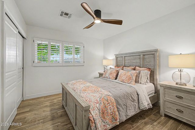 302 E HARMONT Drive, Phoenix, AZ 85020