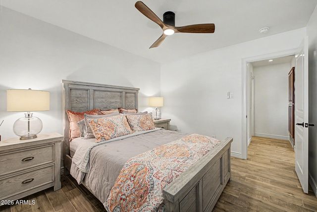 302 E HARMONT Drive, Phoenix, AZ 85020