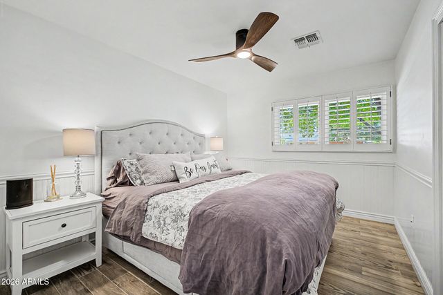302 E HARMONT Drive, Phoenix, AZ 85020