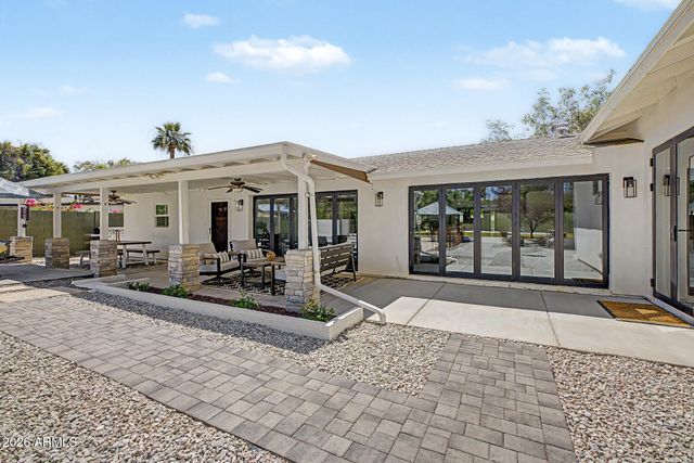 302 E HARMONT Drive, Phoenix, AZ 85020