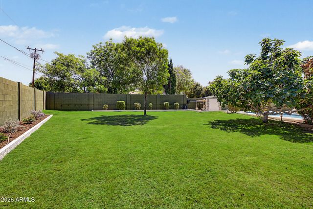 302 E HARMONT Drive, Phoenix, AZ 85020
