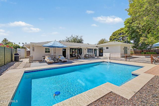 302 E HARMONT Drive, Phoenix, AZ 85020