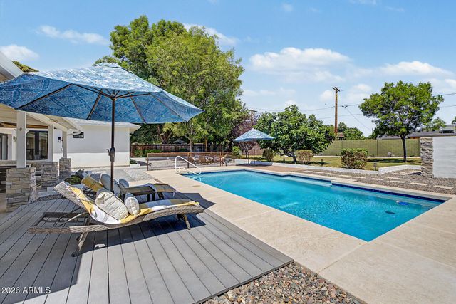 302 E HARMONT Drive, Phoenix, AZ 85020