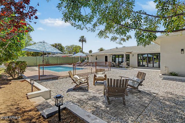 302 E HARMONT Drive, Phoenix, AZ 85020