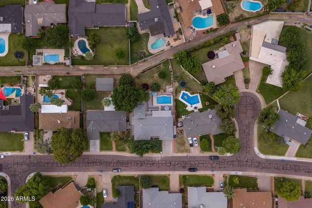 302 E HARMONT Drive, Phoenix, AZ 85020