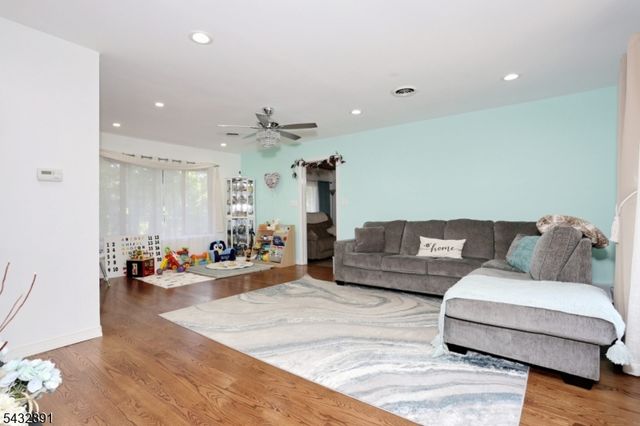 54 Stalter, Wayne Twp., NJ 07470