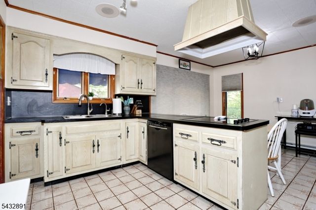 54 Stalter, Wayne Twp., NJ 07470
