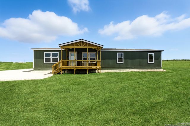 2553 FM 1332, Jourdanton, TX 78026