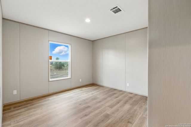 2553 FM 1332, Jourdanton, TX 78026