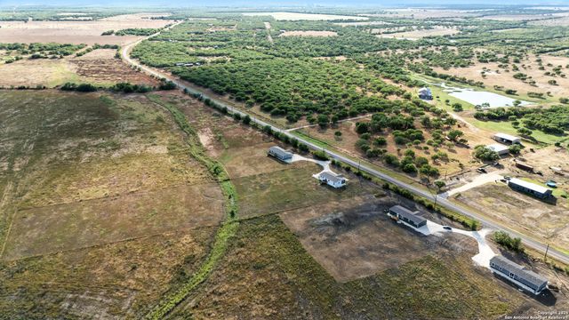 2553 FM 1332, Jourdanton, TX 78026