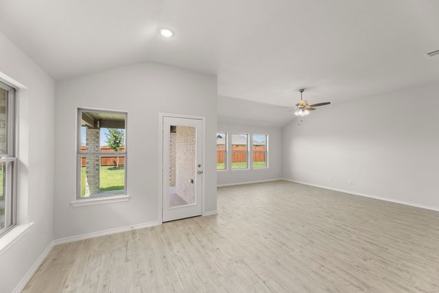 214 Bandit Trail, Terrell, TX 75160
