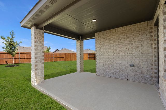 214 Bandit Trail, Terrell, TX 75160