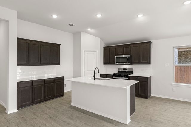 214 Bandit Trail, Terrell, TX 75160