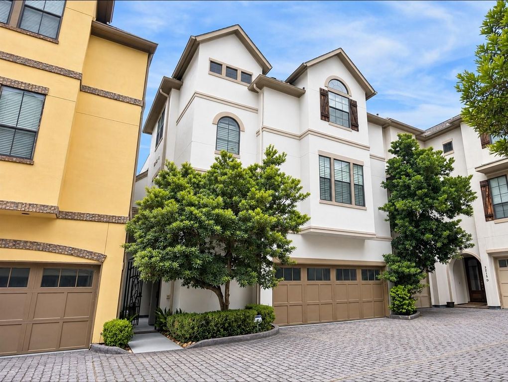 2215 Nantucket Drive C, Houston, TX 77057