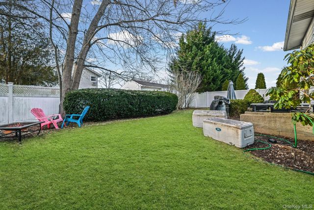 149 Crestwood Boulevard, Farmingdale, NY 11735