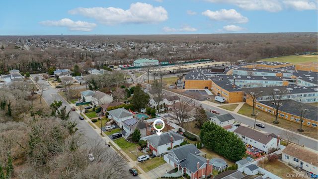 149 Crestwood Boulevard, Farmingdale, NY 11735