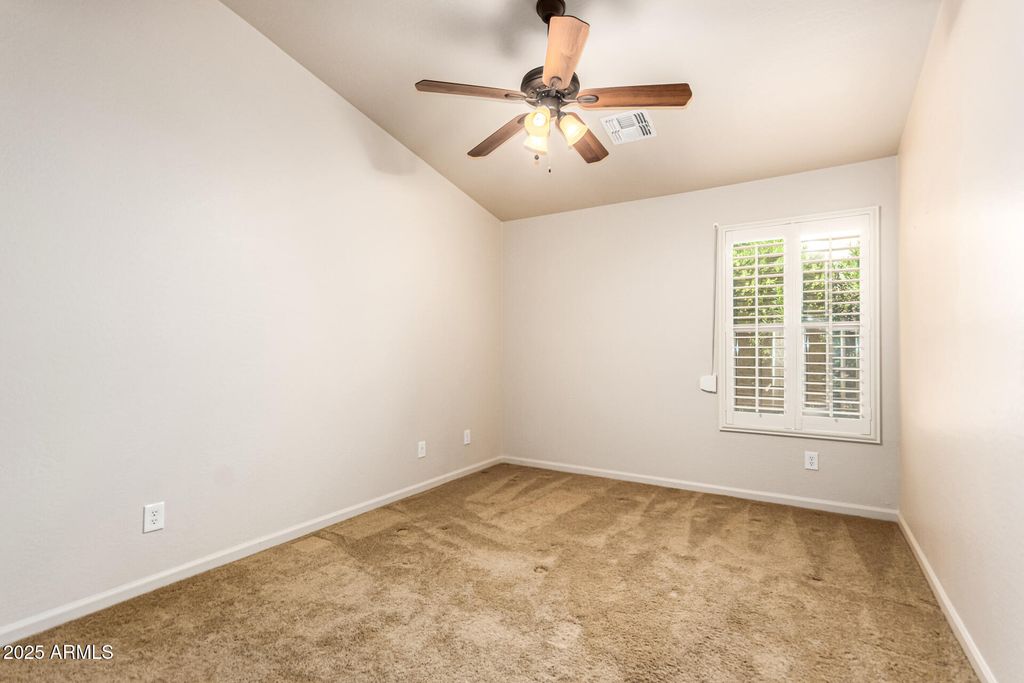 Image 16 of property listing at 41027 W PRYOR Lane Lane, Maricopa, AZ 85138