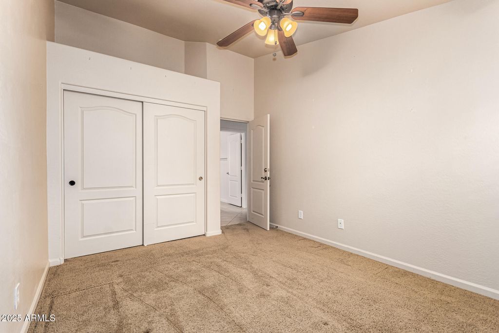 Image 18 of property listing at 41027 W PRYOR Lane Lane, Maricopa, AZ 85138