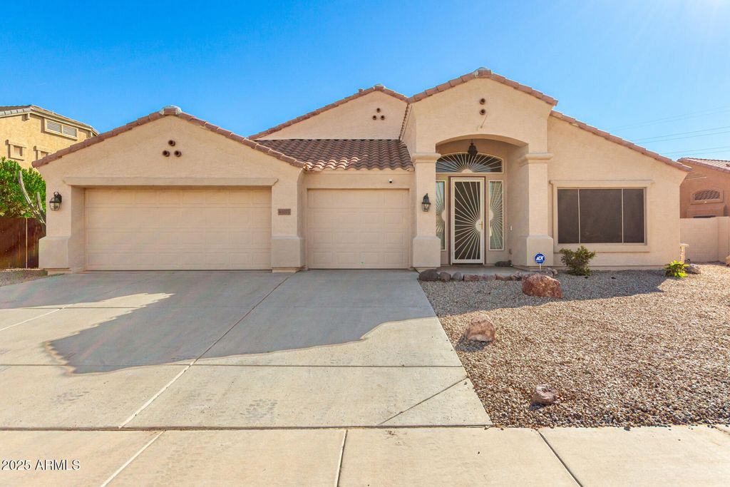 Image 2 of property listing at 41027 W PRYOR Lane Lane, Maricopa, AZ 85138