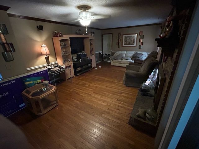 651 Turkey Creek Dr, Tullahoma, TN 37388