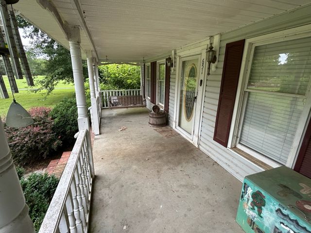 651 Turkey Creek Dr, Tullahoma, TN 37388