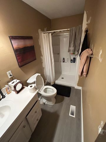 651 Turkey Creek Dr, Tullahoma, TN 37388