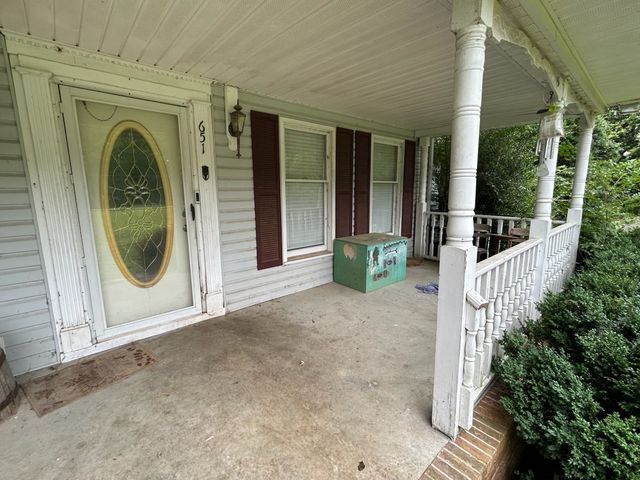 651 Turkey Creek Dr, Tullahoma, TN 37388