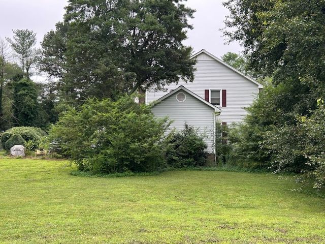 651 Turkey Creek Dr, Tullahoma, TN 37388