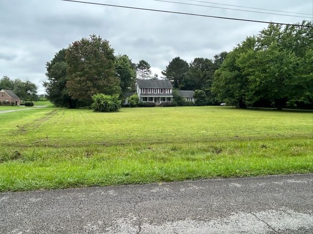 651 Turkey Creek Dr, Tullahoma, TN 37388