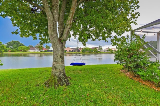 10848 Tamoron Lane, Boca Raton, FL 33498