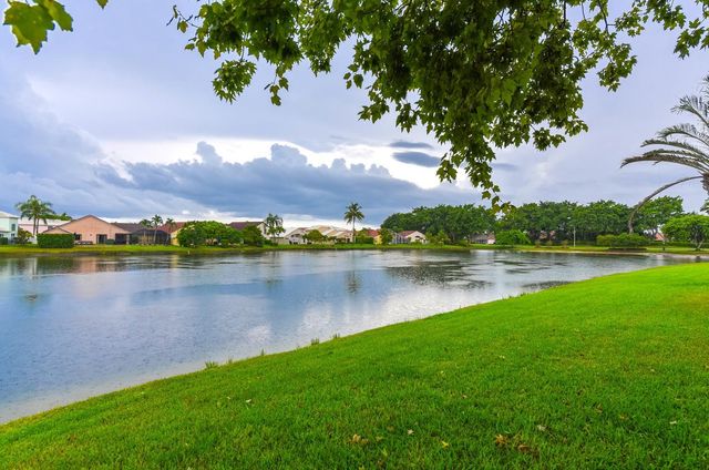10848 Tamoron Lane, Boca Raton, FL 33498