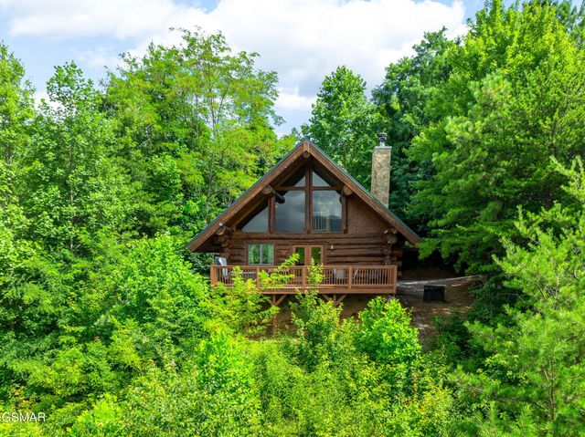 617 Almost Heaven Way, Gatlinburg, TN 37738