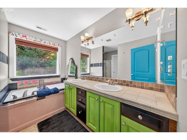 52533 Nw MARIA Ln, Scappoose, OR 97056