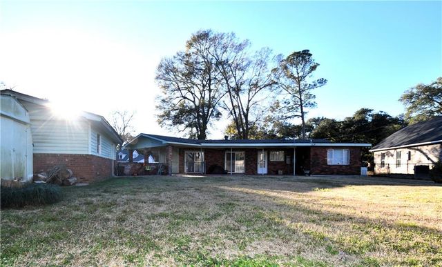 5711 NAVAHO Trail, Alexandria, LA 71301