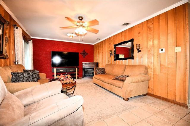 5711 NAVAHO Trail, Alexandria, LA 71301