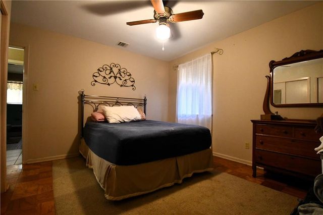 5711 NAVAHO Trail, Alexandria, LA 71301